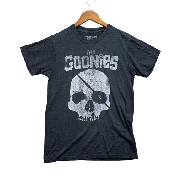 The Goonies Never Say Die Skull Eye Patch Gray 80s Movie T Shirt Tee Men's S - Picture 1 of 4